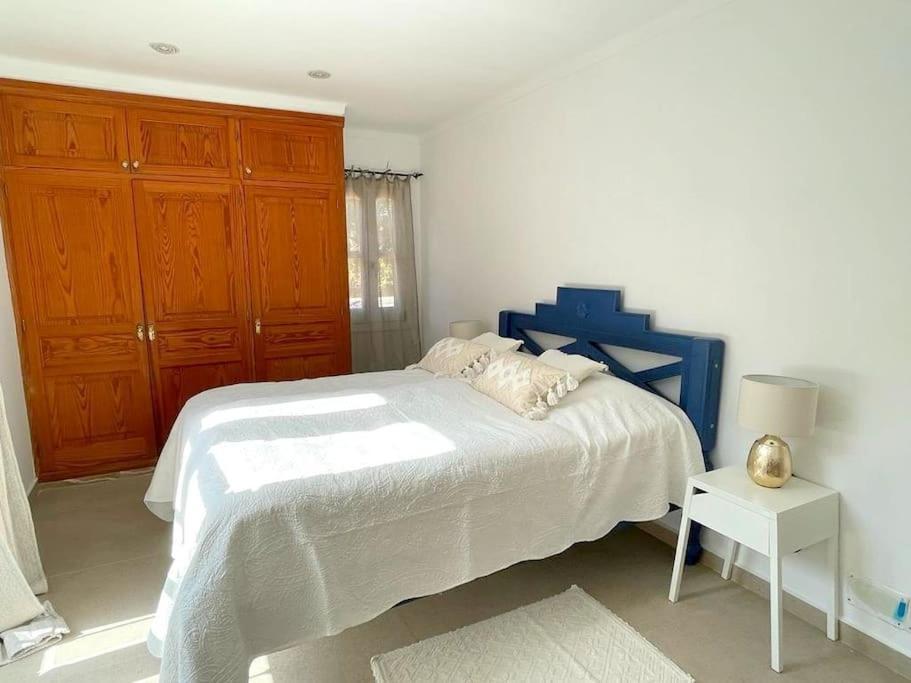 Apartment Strandnahe Mit Pool, Wifi, Klima, Heizung, Tischtennis, Trampolin In *