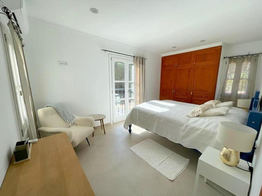 Apartment Strandnahe Mit Pool, Wifi, Klima, Heizung, Tischtennis, Trampolin In *
