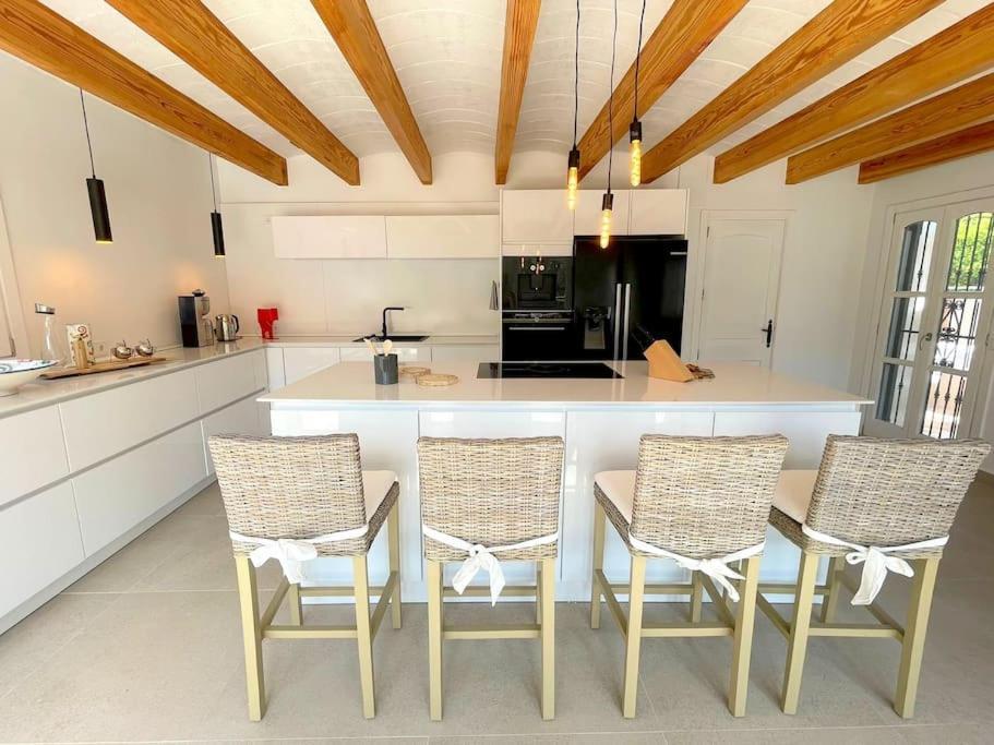 Strandnahe Mit Pool, Wifi, Klima, Heizung, Tischtennis, Trampolin In Alcúdia